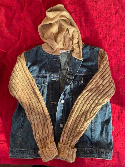 Стилно дамско яке с плетени ръкави и качулка