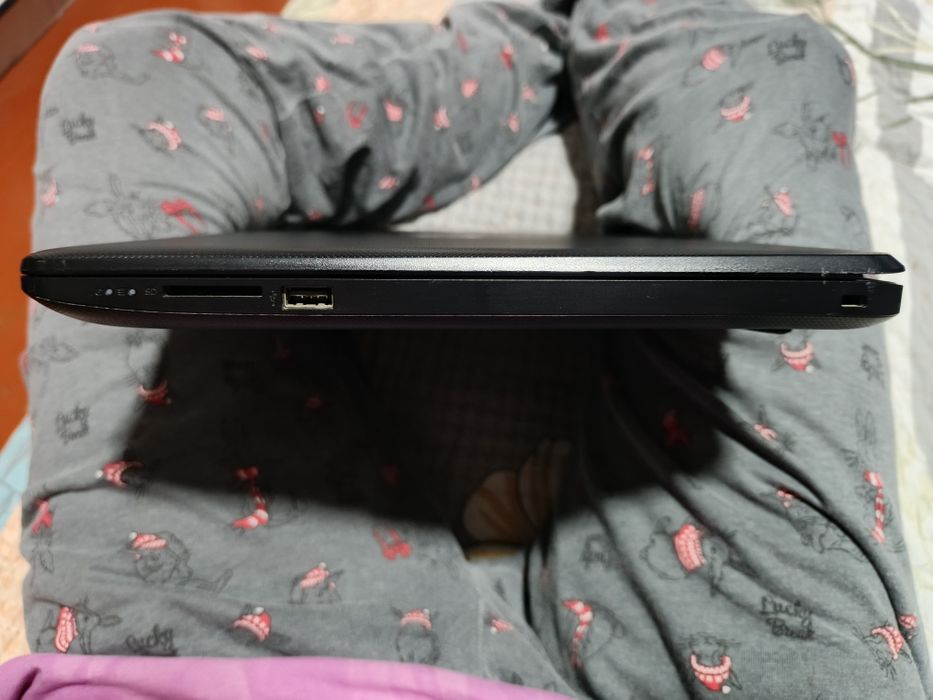 Ноутбук HP 2018 года с Windows 10 Pro for workstations