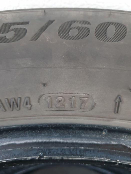 Зимни гуми 2 броя KUMHO WinterCraft WP51 225 60 R17 дот 1217