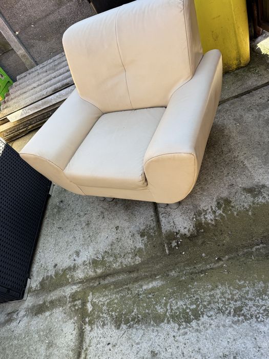 Canapele imitatie piele