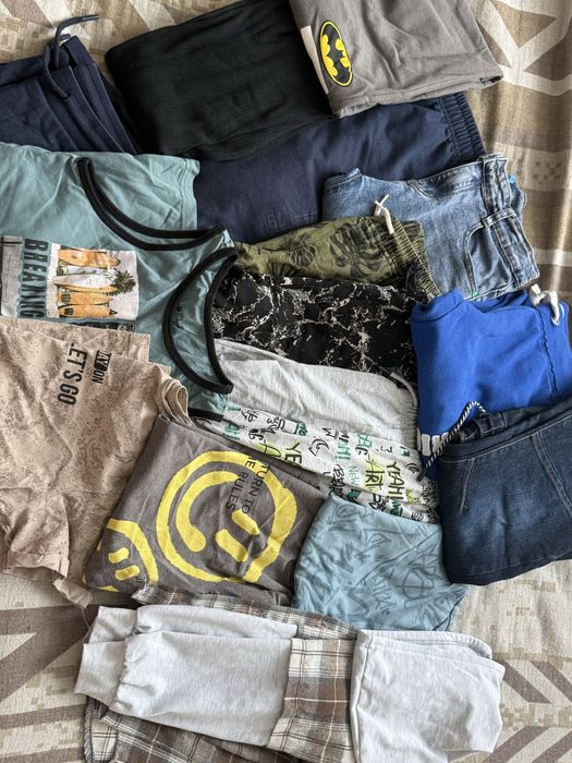 Отдам одежду на мальчика 140-146