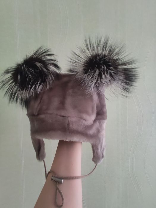 Продам шапочку на девочку