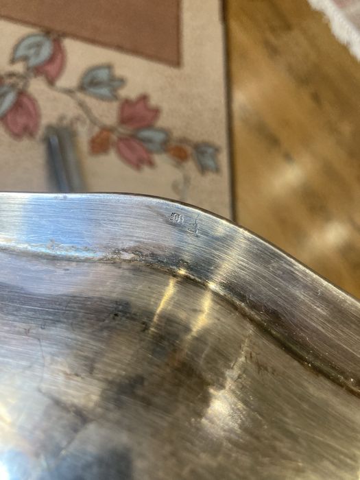 Посребрени съдове и прибори.