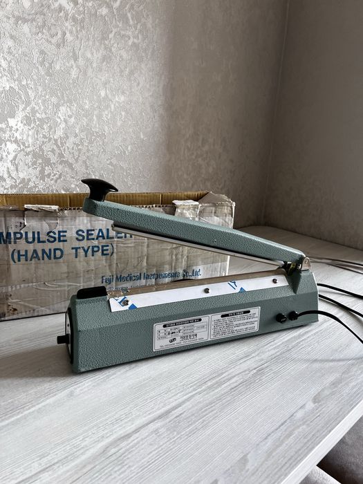 Продается ручной импульсный запайщик пакетов