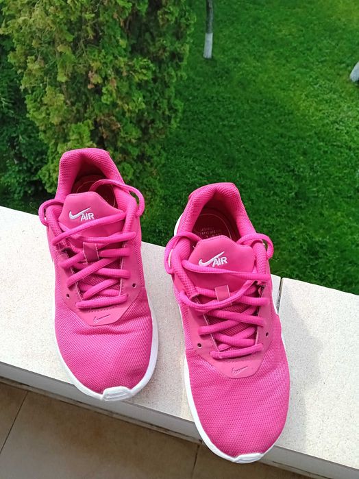 Adidași Nike Air Max Oketo (Dama / Copii) – Mărimea 35.5 – Roz Fuchsia / Wild Cherry