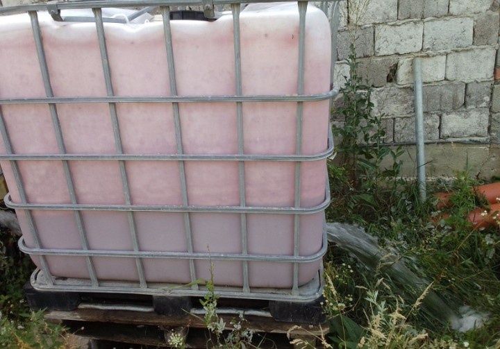 Bazin de 1000 l .