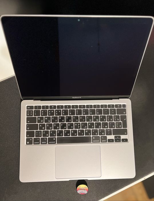 Macbook air M1, 8GB RAM, 256GB SSD