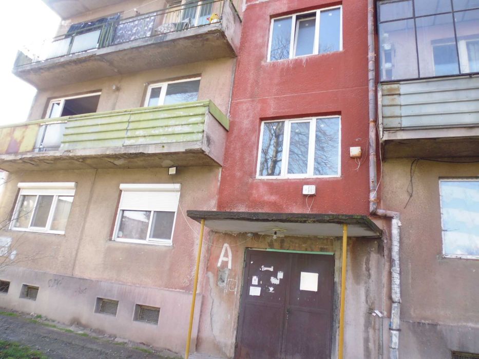 Двустаен апартамент, непреходен за продажба в ж.к.Надежда2, гр. София