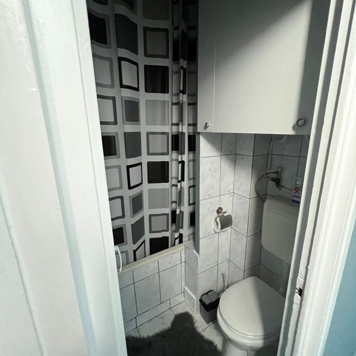 Garsoniera de închiriat