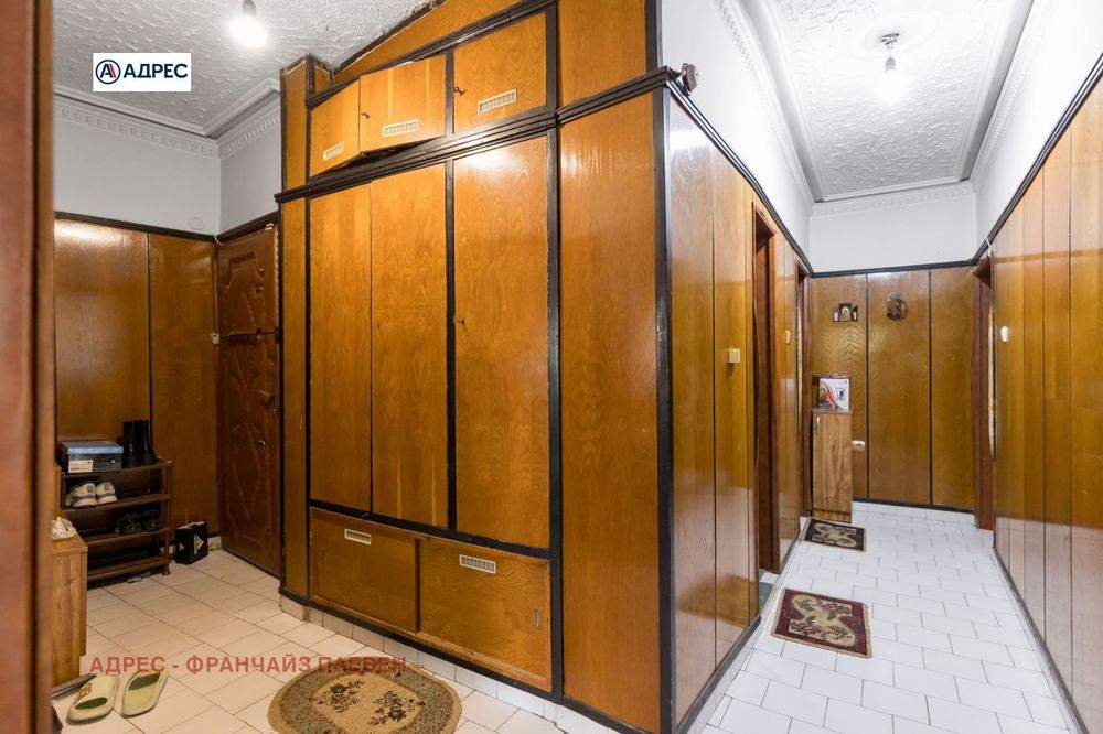 Продава се Многостаен апартамент в Плевен, Широк център - 120 кв.м за 1234 €/кв.м - Снимка #10