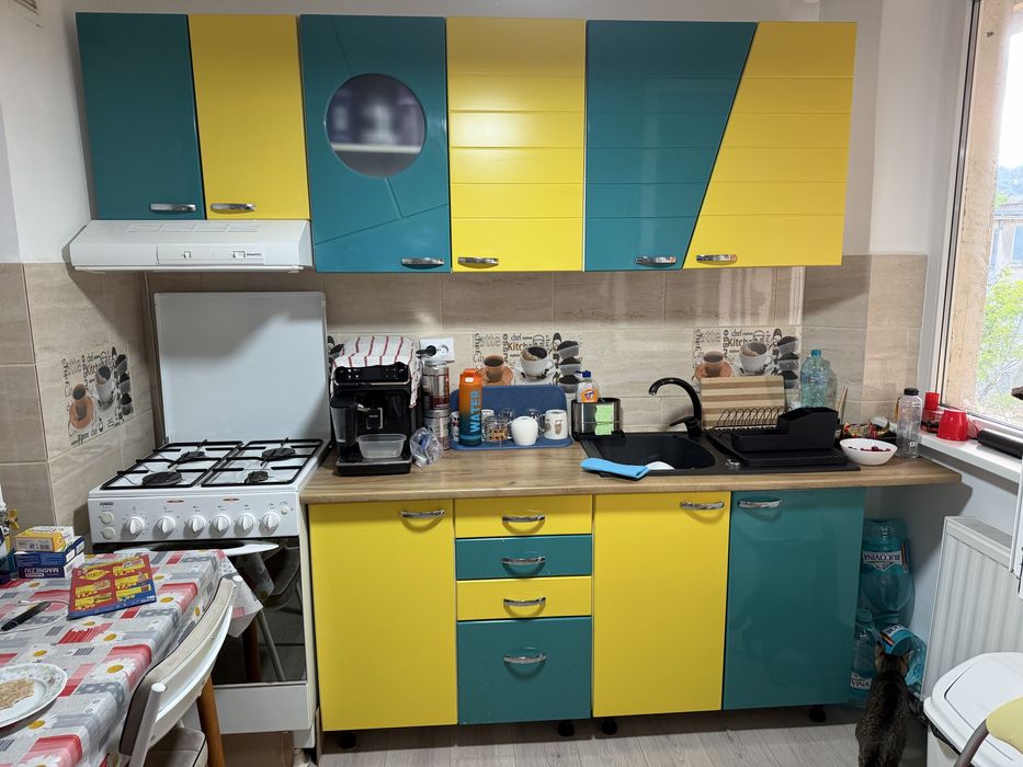 Vand urgent mobila bucatarie, mdf, include aragazul si hota,fara chiuveta