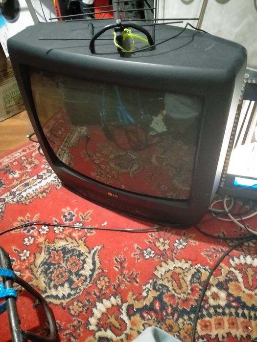 Телевизор Daewoo Д 37см