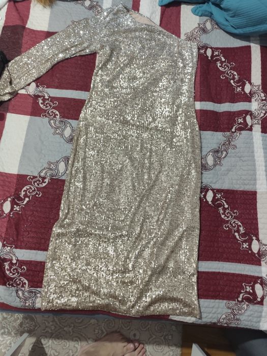Красивая,новая платья,