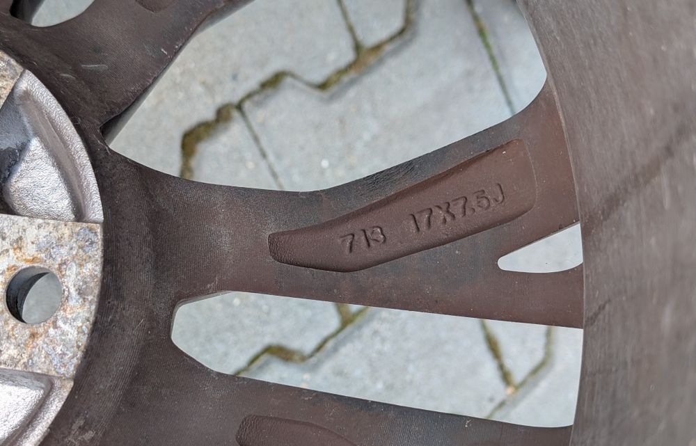 VW джанти 17 цола с летни гуми