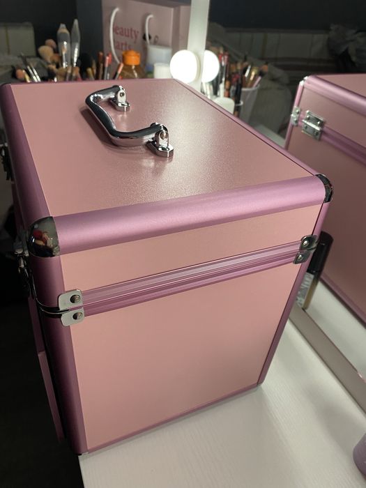 Vând set truse make-up!