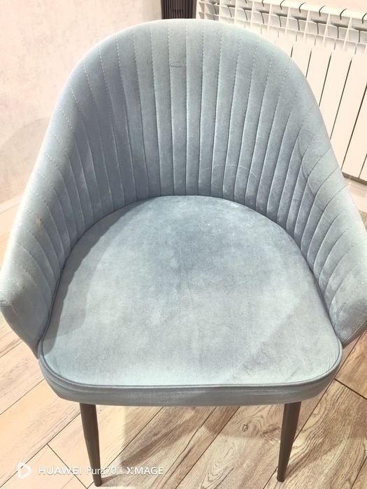 Продам стулья в гостинную