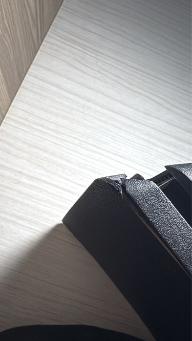 ps 4 slim cu 2 manete si fifa 21 plus alte jocuri instalate