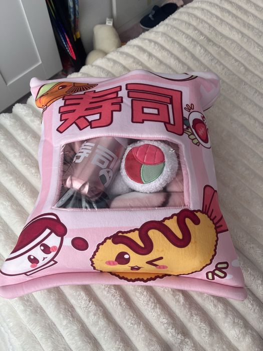 Set cadou perna decorativa sushi cu patura si surprize