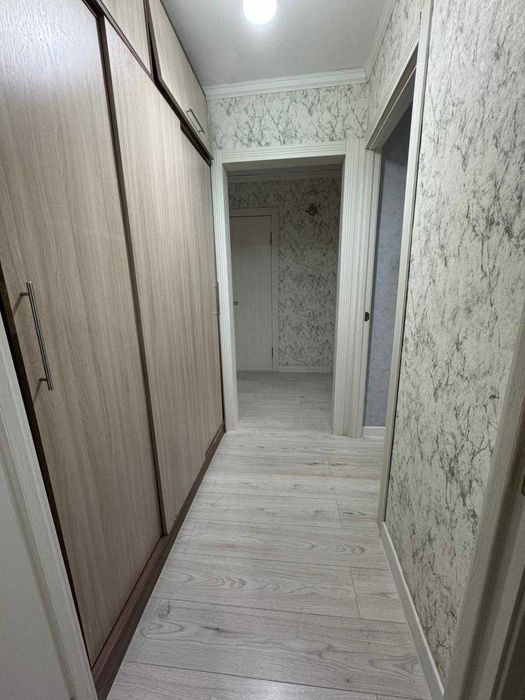 Продам  4 ком в 19 мкр