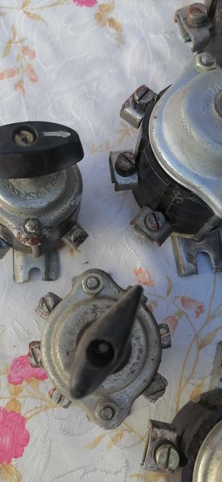 vand  7 comutatoare  noi  pret  180  lei