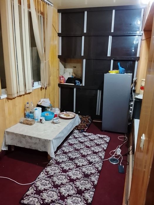 Olmazor tumani Qorasaroyda 3 xonali 63m² kvartira sotiladi.