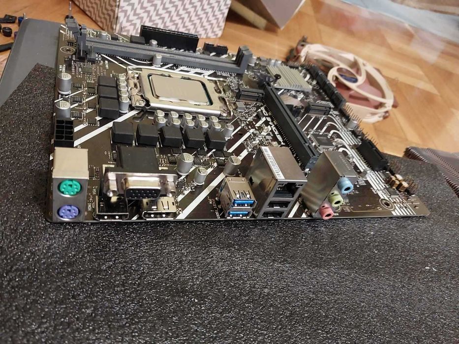 Intel Core i5 12400 + Asus Prime H610M-E D4 (DDR4)