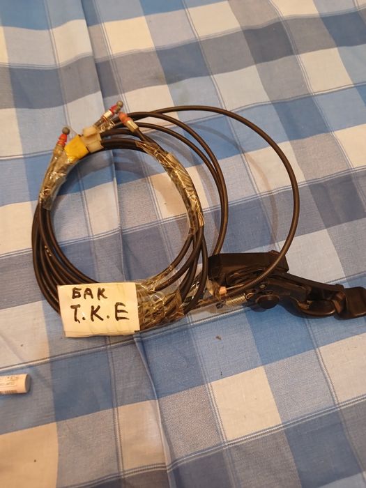 Трос бензобака Тоета Карина Е