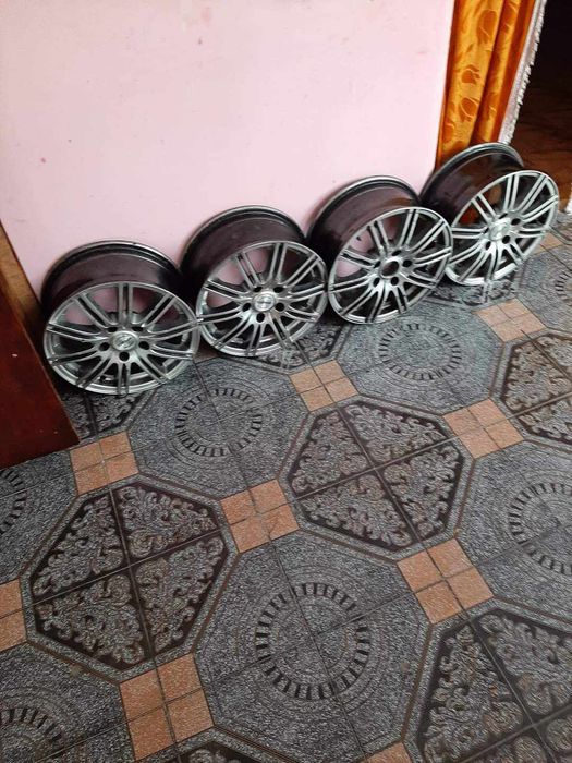 Vând jante dela enzo 225 70 R15