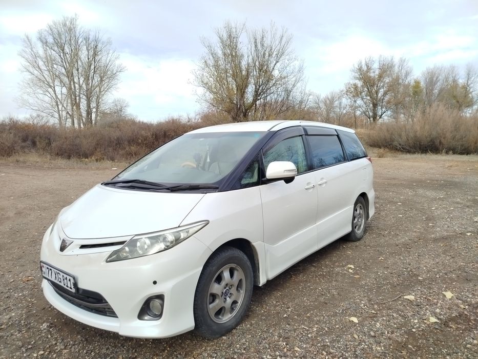 Продам Тоиота Эстима 2010