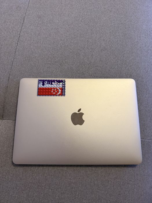 MacBook Air Model A1534