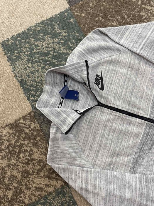 Дамско горнище Nike