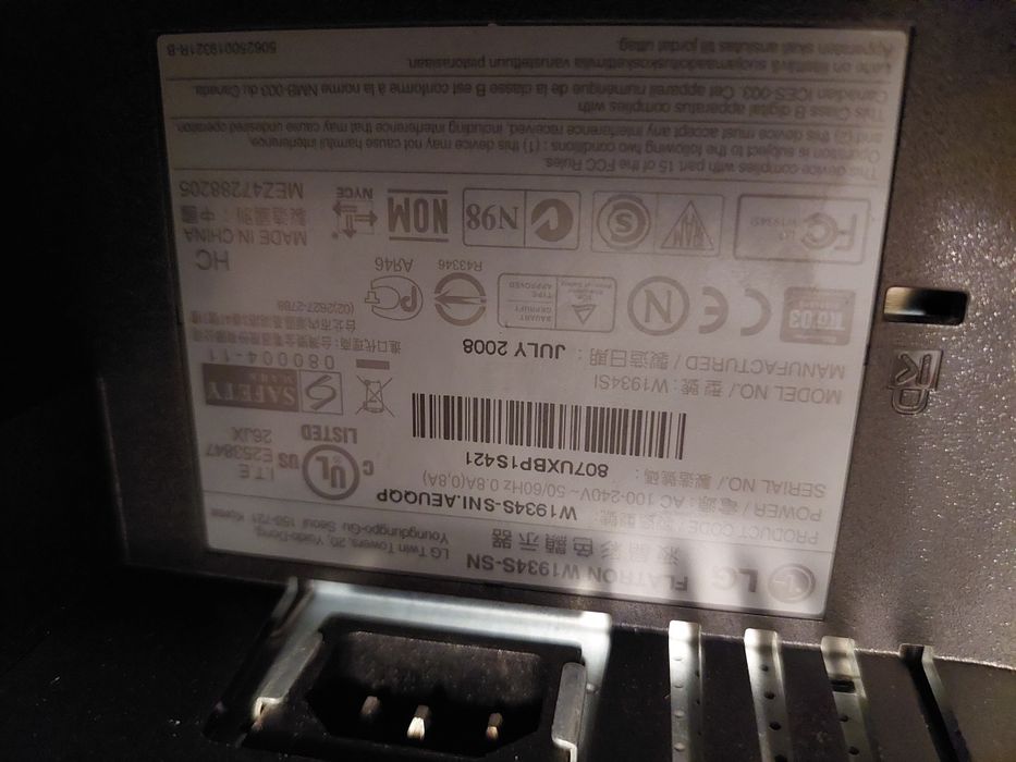 Monitor LG flatron ,diagonala 19 inch ,stare buna de functionare