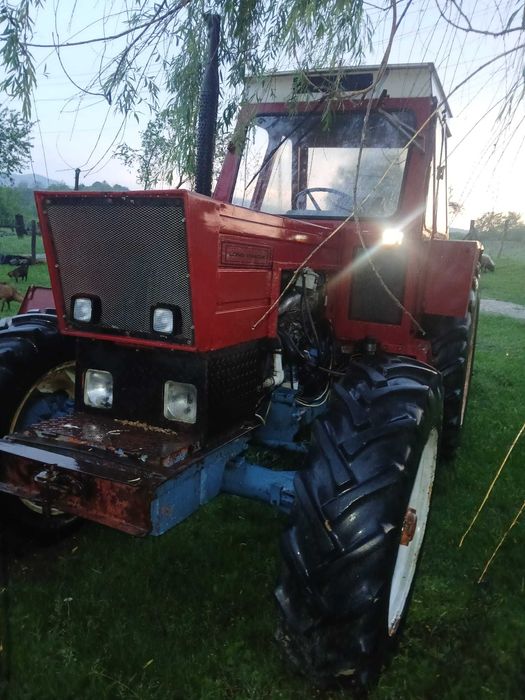 Tractor 1010 cu utilaje sau fără