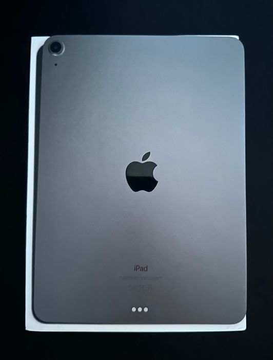 Продавам IPad Air (4th gen) Wi-Fi Space Gray