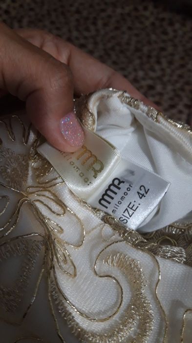 продам платье одевала один раз