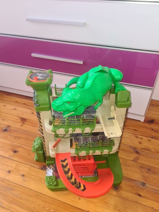 Детска писта динозавър