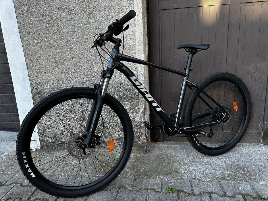 Bicicleta Giant Talon Negru Metalic 29''L