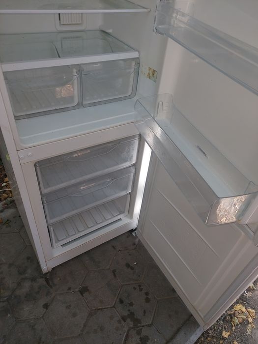 ИНДЕЗИТ холодильник продам