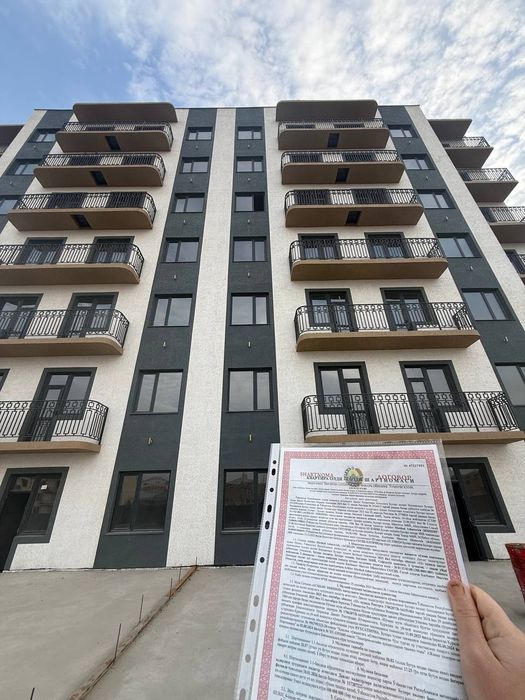 Tez va arzon narxda 5 etajdan 2 xonalik sotiladi