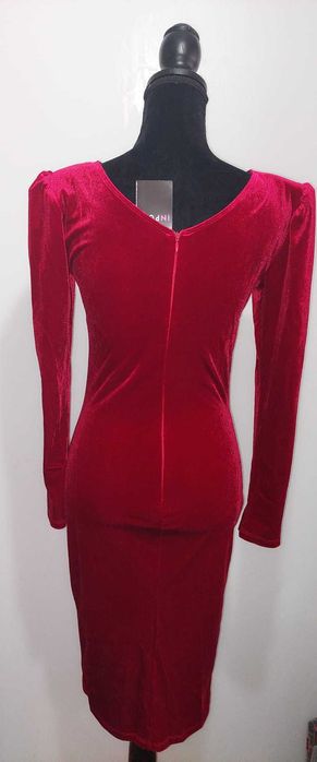Rochie noua din catifea rosie cu umeri bufanti material elastic