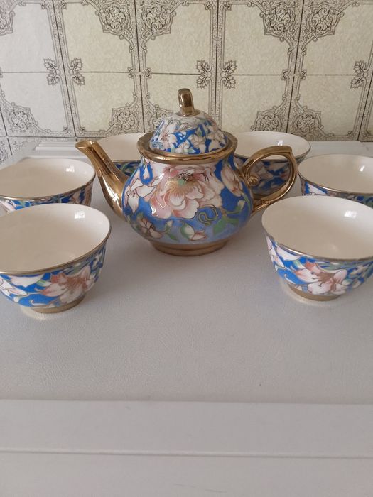 Продается чайник и пиалушки