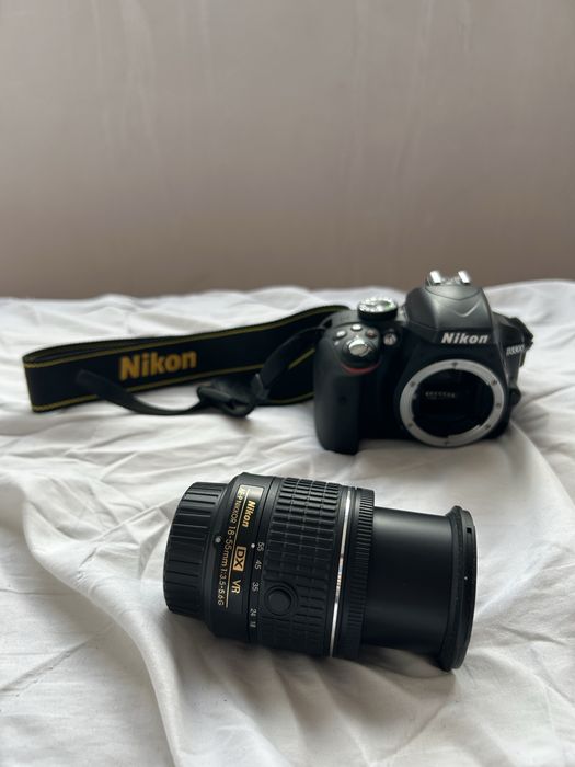 DSLR Фотоапарат Nikon D3300 с обектив AF-P 18-55mm f/3.5-5.6G VR - Пълен комплект