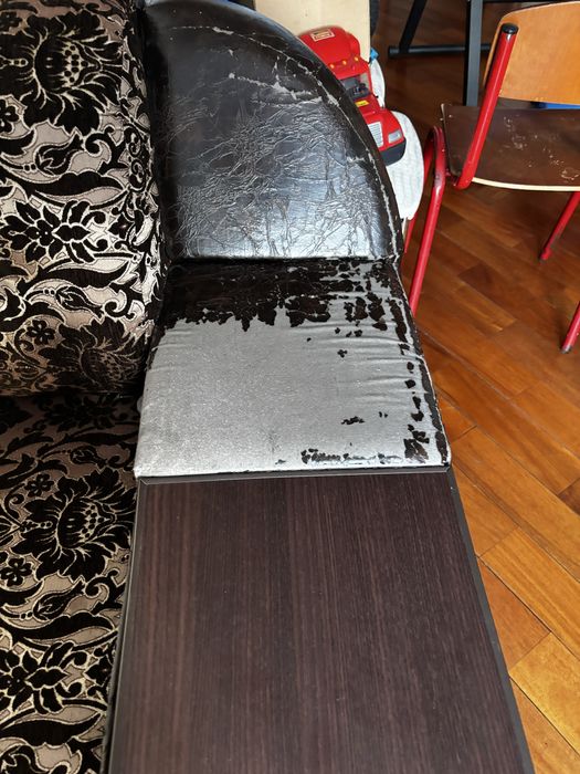 Диван - кровать, с отсеком для хранения одеял