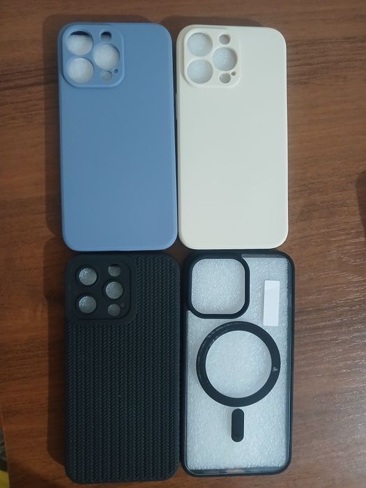 Чехлы на iPhone 13 Pro.