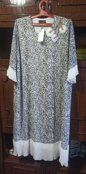 Женское трикотажное платье.