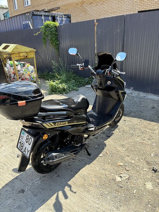 Продам Макси скутер 150куб