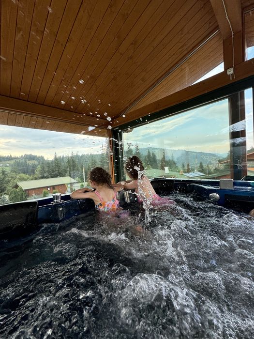 Cabana 8 locuri cu jacuzzi si sauna in Vatra Dornei-Bucovina