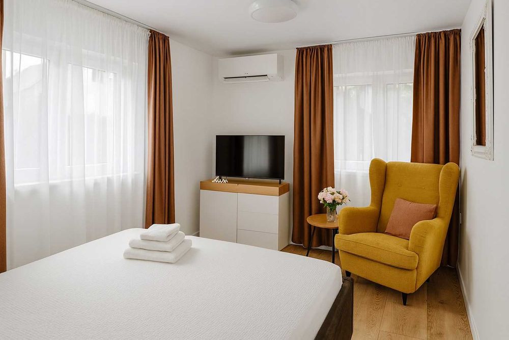 Cazare Colibița Casa Lipan – Cabana cu jacuzzi, 6 camere | Inchiriere grupuri 10-12 persoane