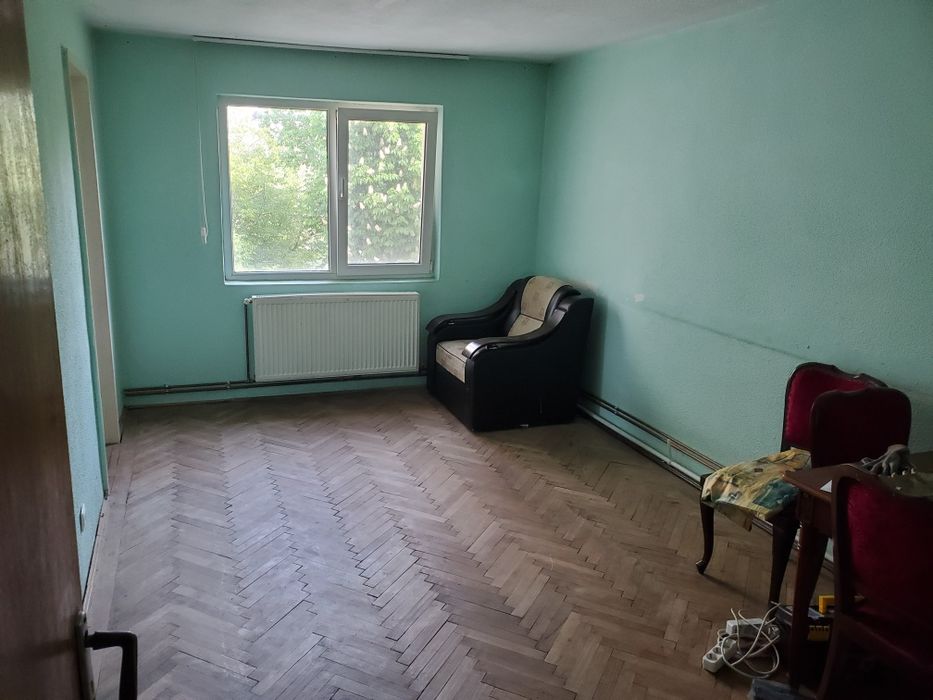 Vând apartament 3 camere