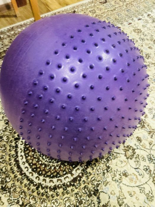 Мяч для фитнеса,часы,замок для велосипеда,бижутерия брошки